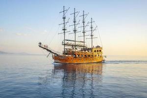 alanya, antalya turquía 2022, paseo en barco de turismo marítimo, verano