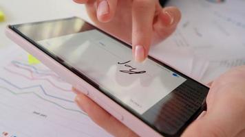 teken document in elektronisch modus, digitaal handtekening video