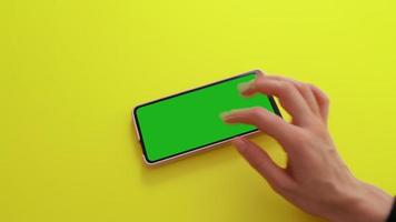 pack de gestes sur un téléphone à clé chroma à écran vert video