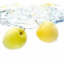 apple in water photo