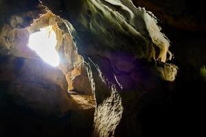 cueva bakwitan, filipinas foto