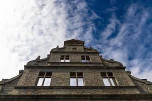 ruinas señoriales en estonia en un día soleado foto