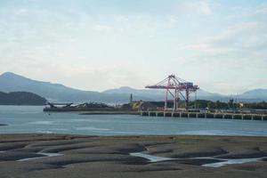 The scenery of Incheon, Seo-gu, Korea, and the crane photo