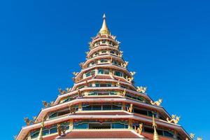 wat huay pla kang en chiang rai, tailandia foto