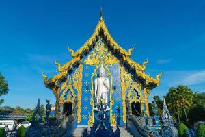 wat rong suea ten o templo azul foto