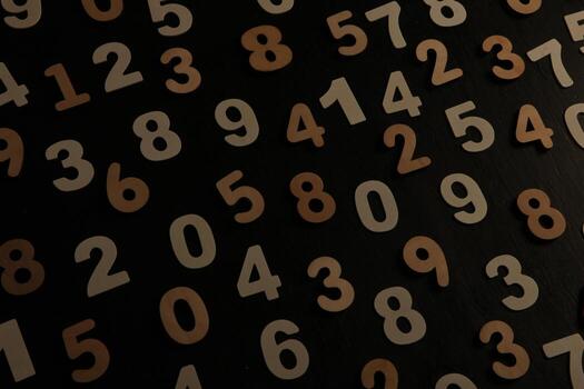 Fondo colorido de números de madera. Abstracción de textura de números. concepto de crisis económica mundial. patrón de datos financieros. foto