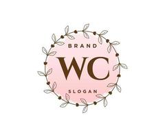 logo femenino wc inicial. utilizable para logotipos de naturaleza, salón, spa, cosmética y belleza. elemento de plantilla de diseño de logotipo de vector plano.