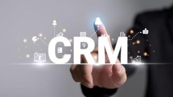 concepto de tecnología de internet empresarial de gestión de relaciones con clientes crm. foto