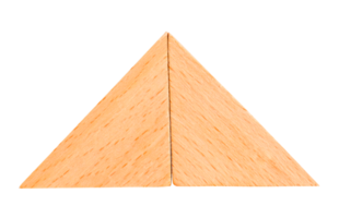 pirâmide de madeira isolada png