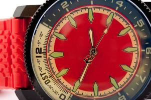 reloj de hombre rojo foto