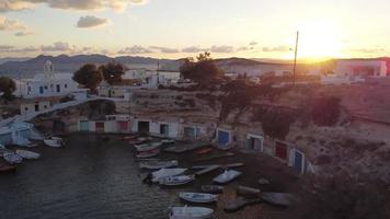 mandrakia visvangst dorp antenne visie in Egeïsch zee, cycladen eiland, Griekenland