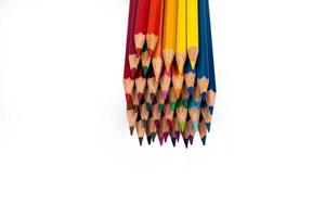 lápices multicolores sobre fondo multicolor, primer plano, espacio de copia, arte moderno. diseño moderno foto