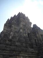 complejo de templos budistas de prambanan el templo más grande de java, java central, indonesia. foto