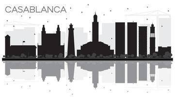 casablanca marruecos ciudad horizonte silueta en blanco y negro con reflejos. vector