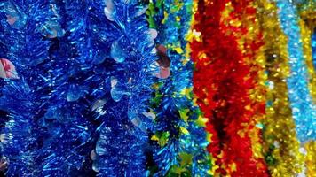 ornamentos brilhantes de cores metálicas de natal video