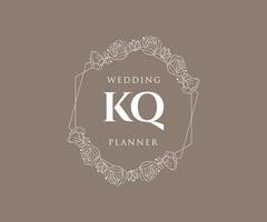 colección de logotipos de monograma de boda con letras iniciales kq, plantillas florales y minimalistas modernas dibujadas a mano para tarjetas de invitación, guardar la fecha, identidad elegante para restaurante, boutique, café en vector