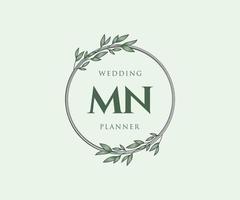 colección de logotipos de monogramas de boda con letras iniciales mn, plantillas florales y minimalistas modernas dibujadas a mano para tarjetas de invitación, guardar la fecha, identidad elegante para restaurante, boutique, café en vectores