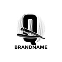 Initial Q Razor Logo