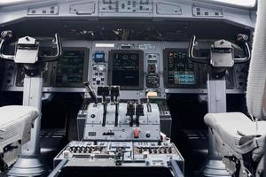 perillas y botones. Cerrar vista enfocada de la cabina del avión foto