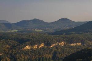 paisajes otoñales en prebischtor, bohemia foto