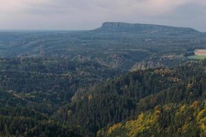 paisajes otoñales en prebischtor, bohemia foto