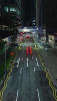 timelapse vertical vidéo nuit illuminée de la petite route de la rue dans la zone du quartier financier du centre-ville d'affaires de la ville avec un peu de trafic créer une longue exposition à la lumière
