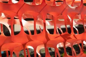 valla de barrera de construcción de plástico naranja foto