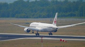 FRANKFURT AM MAIN, GERMANY JULY 19, 2017 - Japan Airlines Dreamliner Boeing 787 JA865J approaching on runway 25R. Fraport, Frankfurt, Germany video