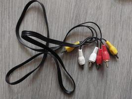 cables eléctricos de computadora para transferencia de corriente e información foto