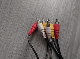 cables eléctricos de computadora para transferencia de corriente e información foto