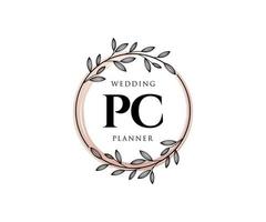 Colección de logotipos de monograma de boda con letras iniciales de PC, plantillas florales y minimalistas modernas dibujadas a mano para tarjetas de invitación, guardar la fecha, identidad elegante para restaurante, boutique, café en vector