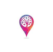 diseño de logotipo de concepto de forma de pin de mapa de árbol verde. diseño de vector de elemento orgánico abstracto. icono de concepto de logotipo de vida feliz de ecología. diseño de logotipo de árbol