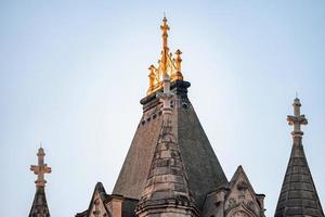 icónico puente de la torre que conecta londong con southwark en el río támesis foto