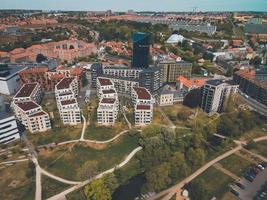 vistas de aarhus, dinamarca en jutlandia por drone foto