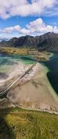 vistas desde el senderismo matmora en las islas lofoten en noruega foto