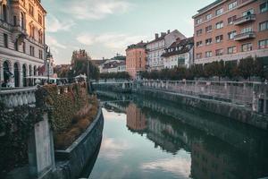 vistas desde las calles de ljubljana, eslovenia foto