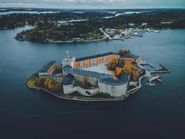 castillo de vaxholm por drone en vaxholm, suecia foto