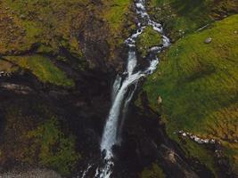 cascada skardsafossur en vagar en islas feroe foto