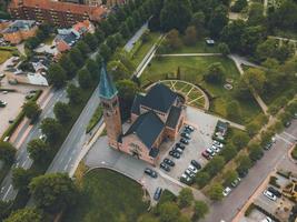 ansgar kirke en odense, dinamarca por drone foto