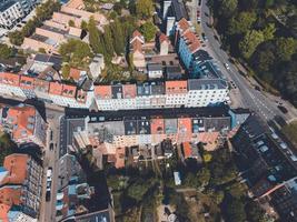 vistas de aarhus, dinamarca en jutlandia por drone foto