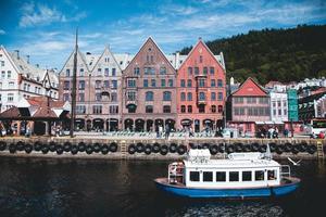 las casas de madera de bryggen en bergen, noruega foto