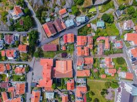 vista aérea de marstrand, suecia por drone foto