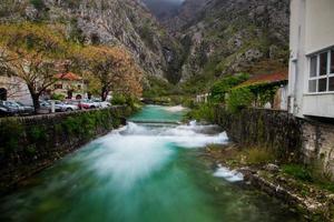 vistas del casco antiguo de kotor en montenegro foto