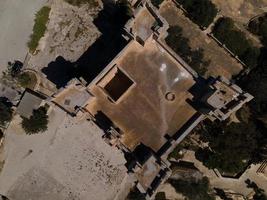 el palacio selmun por drone en el país de malta foto