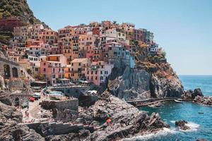 vistas de manarola en cinque terre, italia foto