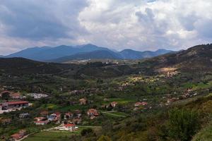 paisajes primaverales de las montañas de grecia foto