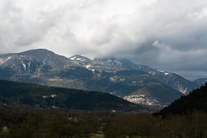 paisajes primaverales de las montañas de grecia foto