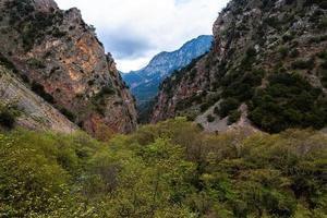 paisajes primaverales de las montañas de grecia foto