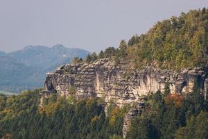 paisajes otoñales en prebischtor, bohemia foto