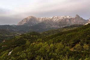 paisajes primaverales de las montañas de grecia foto